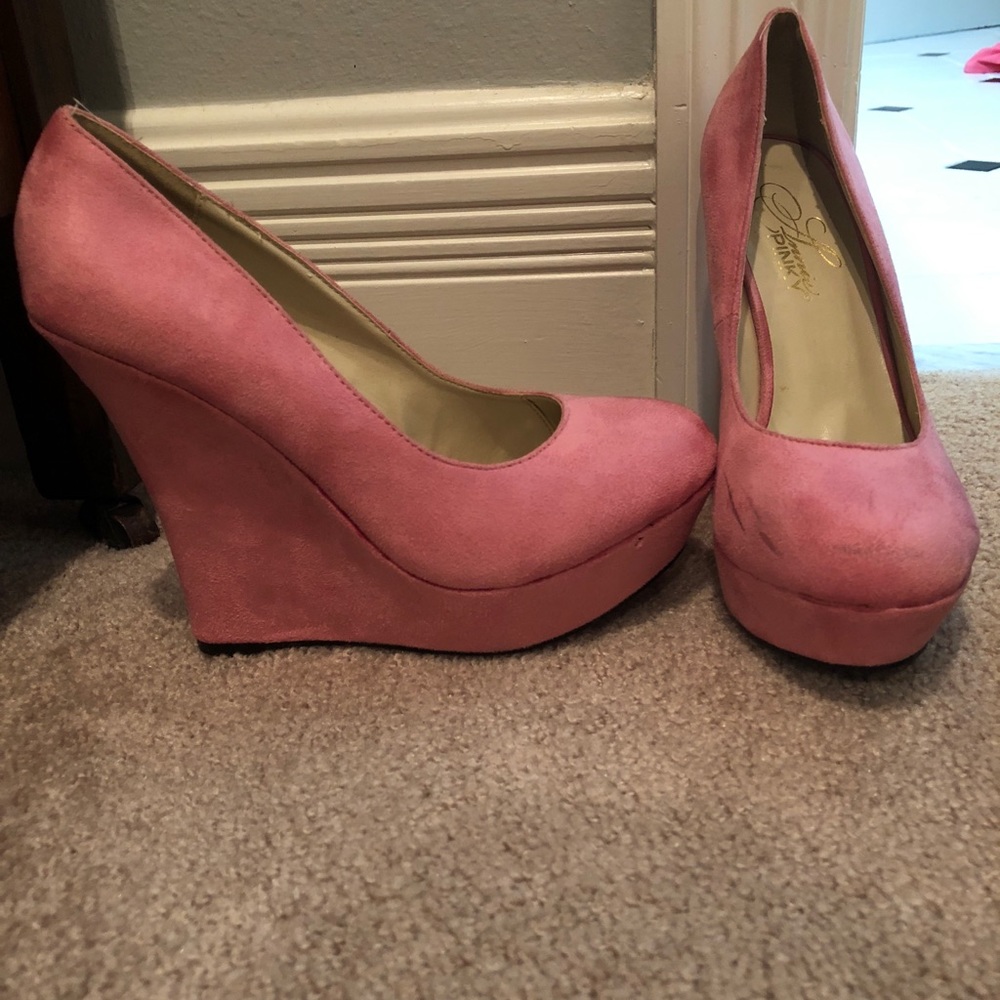 pink wedges